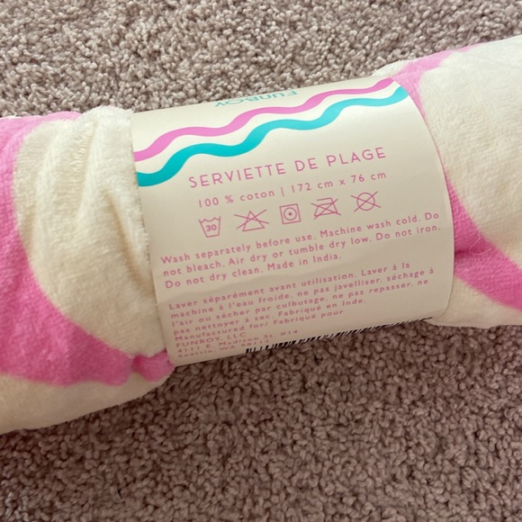 Fun boy beach towel. - Picture 7 of 9